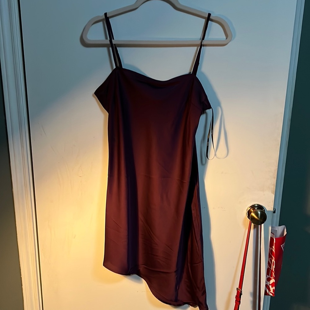 Womens silk dress - short - do not recommend if over 5’6